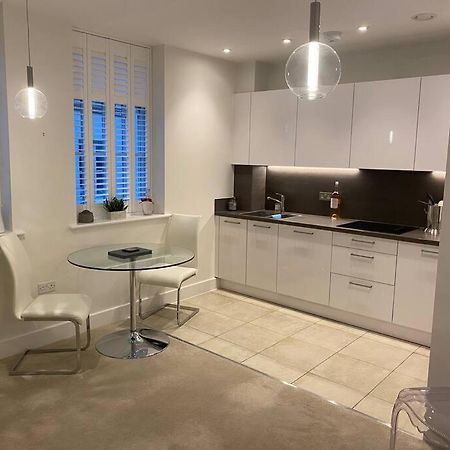 Unrivalled Location - Five Star - Worcester Apartment Buitenkant foto