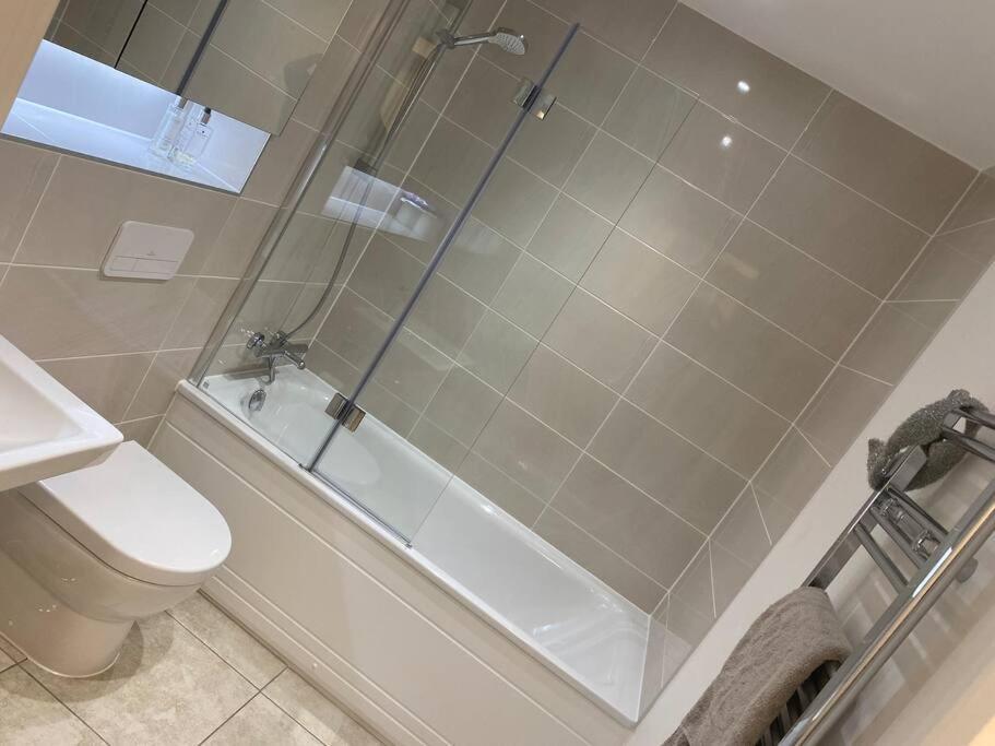 Unrivalled Location - Five Star - Worcester Apartment Buitenkant foto
