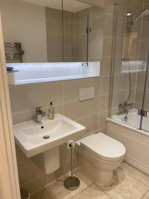 Unrivalled Location - Five Star - Worcester Apartment Buitenkant foto