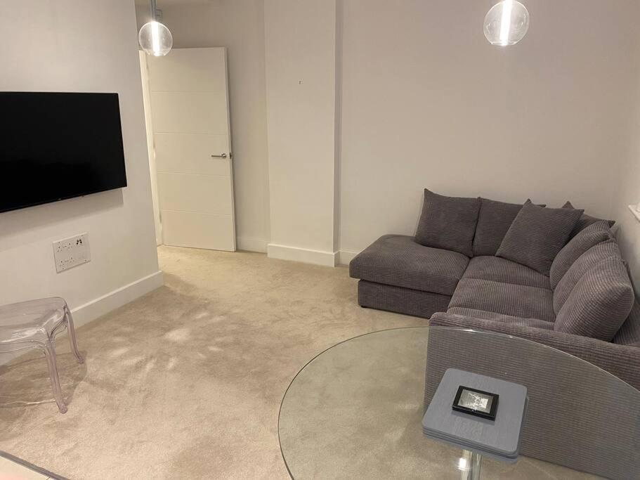 Unrivalled Location - Five Star - Worcester Apartment Buitenkant foto