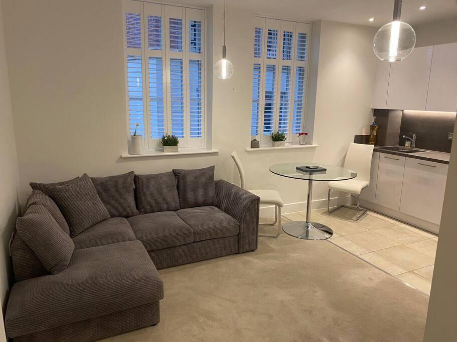 Unrivalled Location - Five Star - Worcester Apartment Buitenkant foto