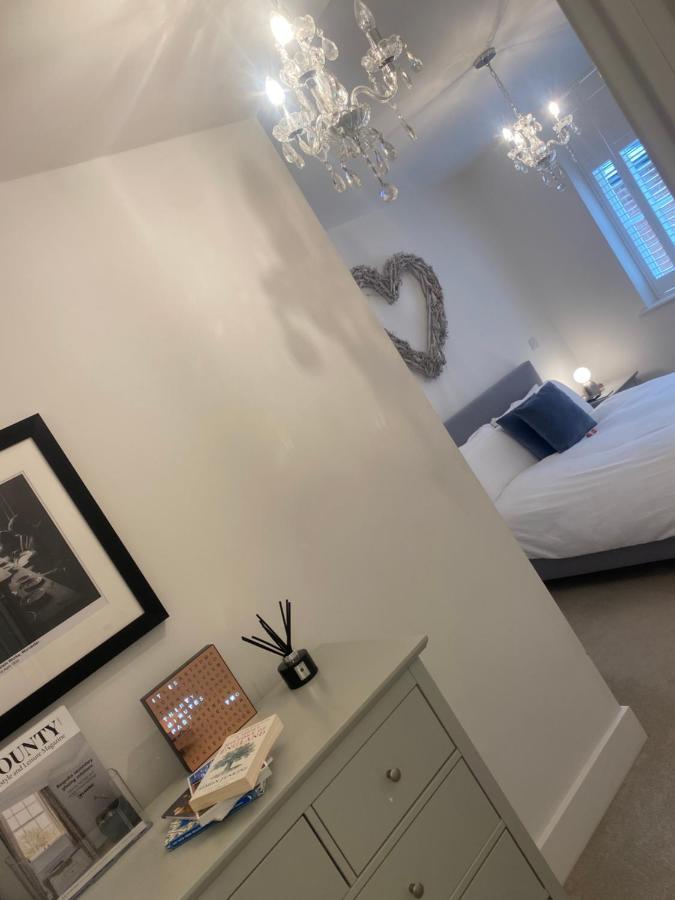 Unrivalled Location - Five Star - Worcester Apartment Buitenkant foto